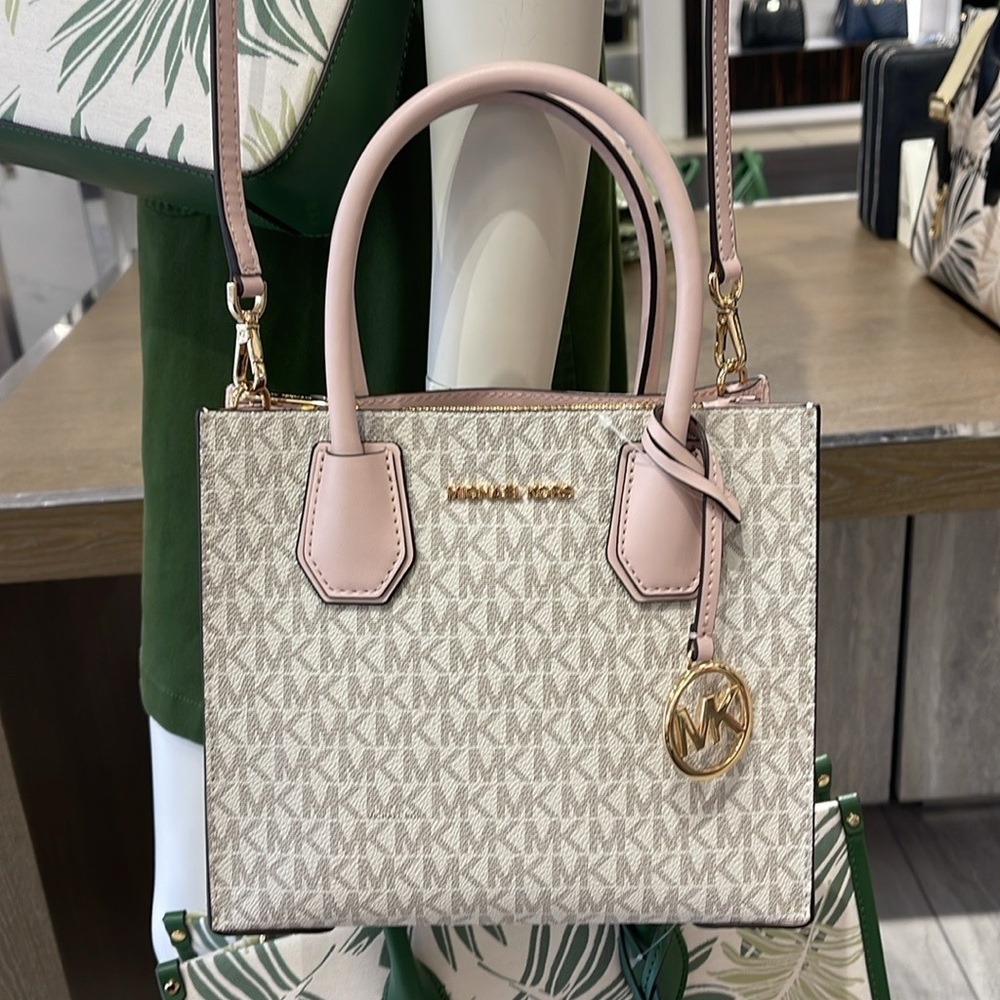 MICHAEL KORS
Mercer Medium Signature Logo Accordion Crossbody Messenger Satchel